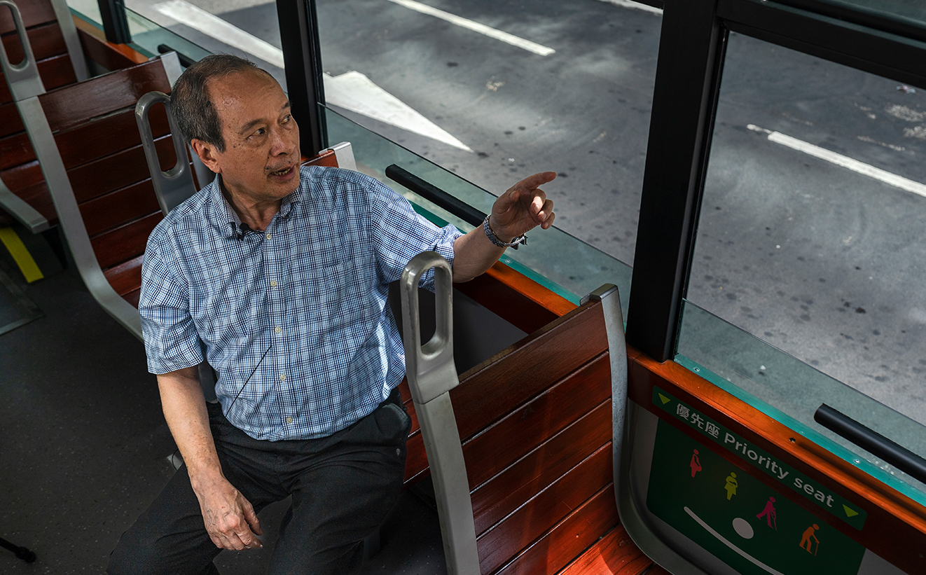 香港掌故鄭寶鴻對港島區非常熟悉，細數街道的變遷。