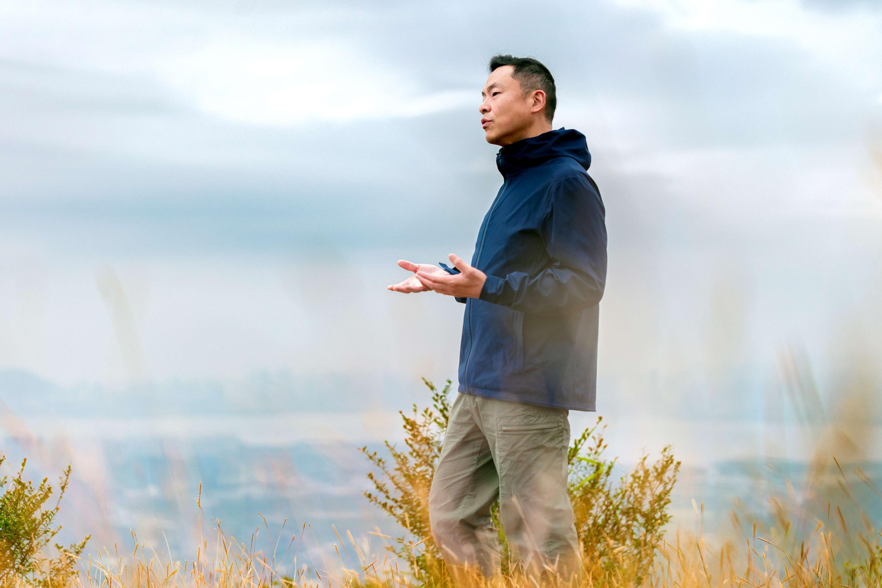 劉兆景指大帽山有不少可取的攝影題材，是風景攝影師必到之處。