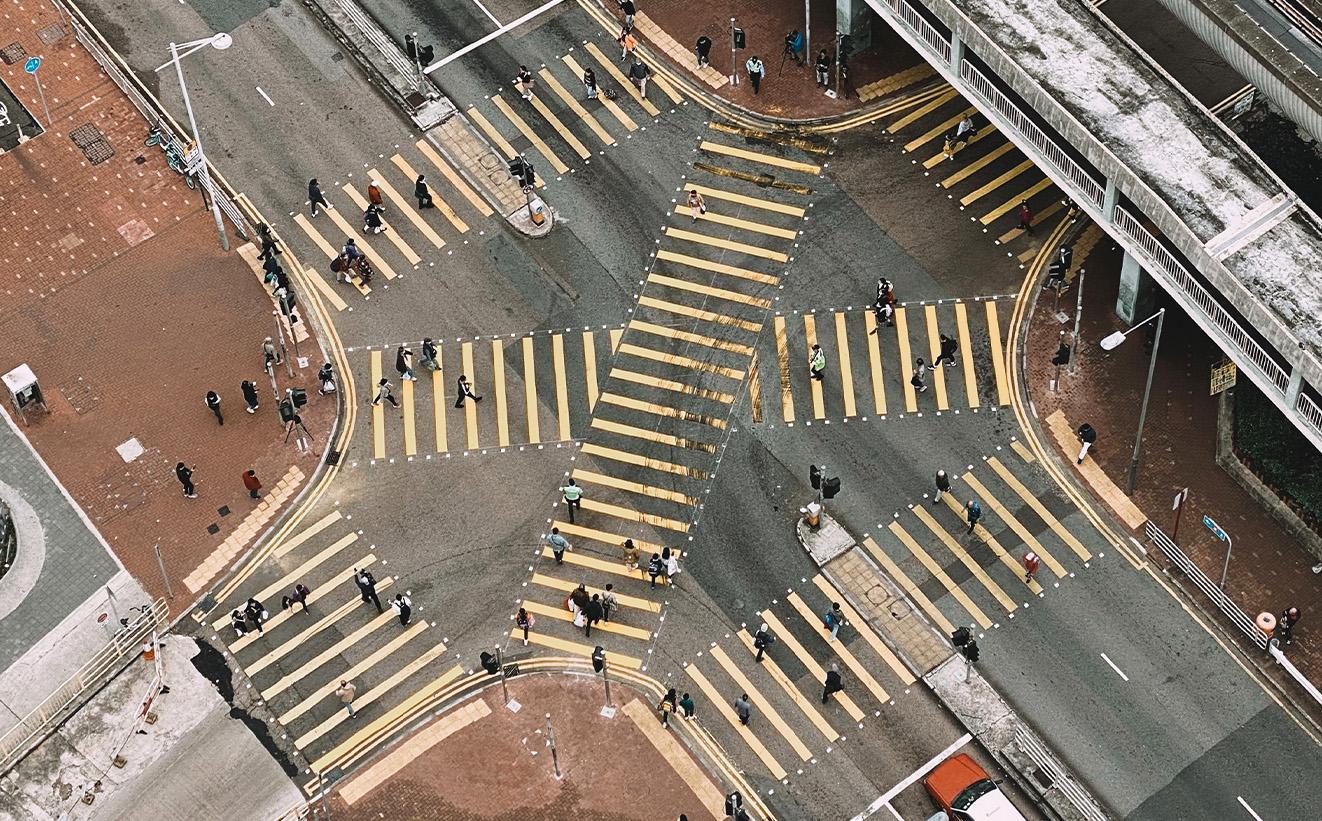 「港版澀谷」全港首個對角行人過路處 1950年代香港首座自動交通燈系統啟用